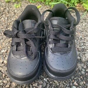 Toddler Black Nikes